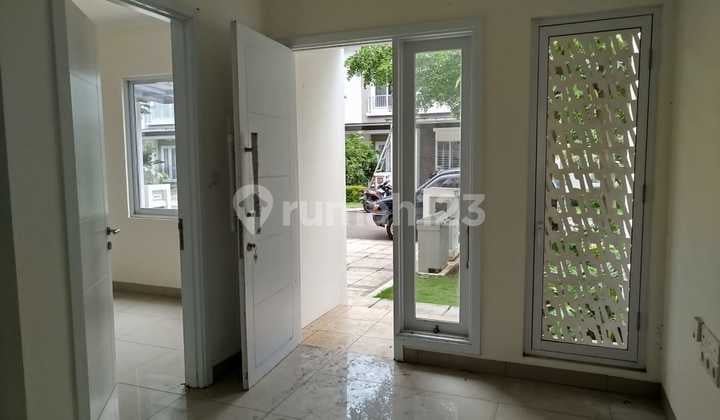 Rumah 2 Lantai di Cluster Cynthia Summarecon Bandung