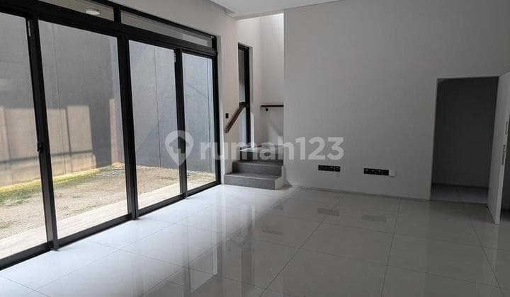 Rumah Baru Minimalis di Nilapadmi Kota Baru Parahyangan