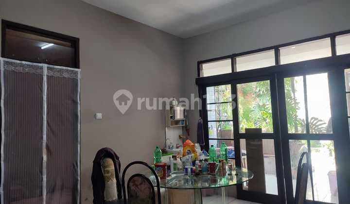 Rumah Terawat Dan Nyaman di Sayap Otista, Bandung