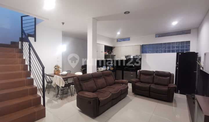 Rumah Nyaman dan Terawat di Taman Kopo Indah 2