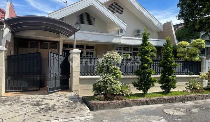 Dijual rumah Dharmahusada Dijual rumah Dharmahusada