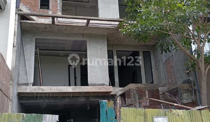 Rumah Baru Gress 3 Lantai, CItraland WOODLAND