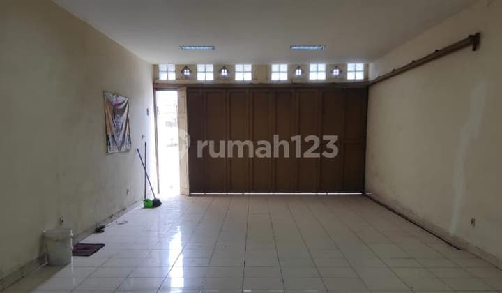 Affordable For Rent 2-Story Rendeng Shop House on Main Road Bojongsoang Area