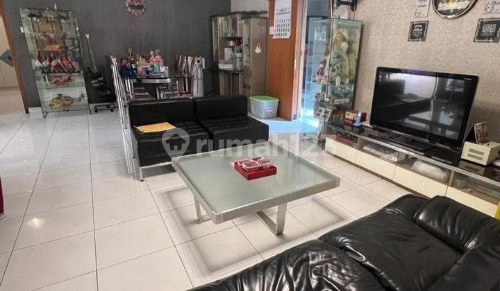 Sell Rare Singgasana House