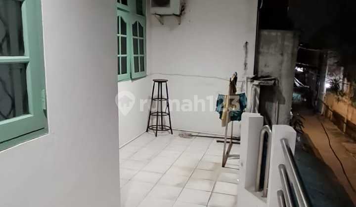 Disewakan /Dijual Rumah 3 Lantai di Pademangan. Jakarta Utara