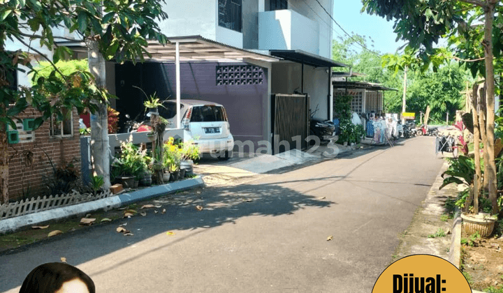 Dijual Rumah Cibaligo Cihanjuang Dekat Yomart Security 24 Jam Sudah Renovasi Siap Huni, Kamar Full Furnished Dilepas 675jt