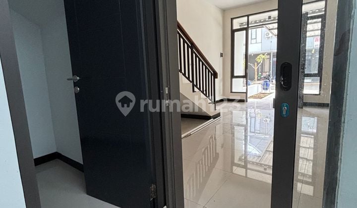 Disewakan Rumah Bangunan 100% Baru Siap Huni Minimalis Lokasi di Taman Kopo Indah 5 Cluster Gardenville Bandung