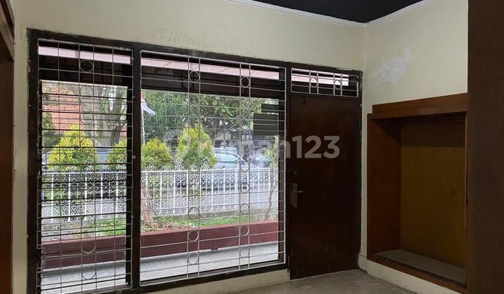 Disewa Rumah Posisi Hook Siap Huni Minimalis Lokasi Strategis di Ciateul Bandung