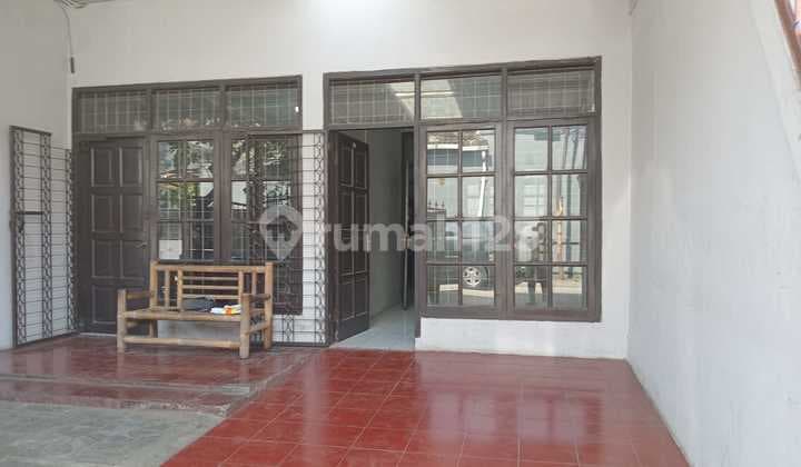 Disewakan Rumah Siap Huni Nyaman Lokasi Strategis di Taman Cibaduyut Indah Bandung