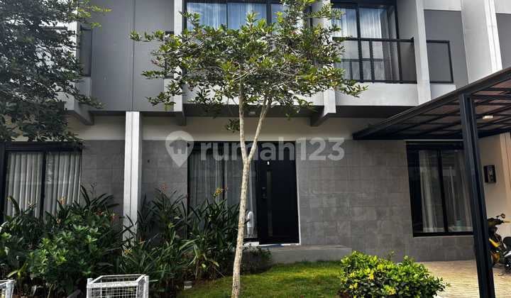 Disewakan Rumah 2 Lantai Nyaman dan Asri Siap Huni Full Furnished Lokasi di Kota Baru Parahyangan Bandung
