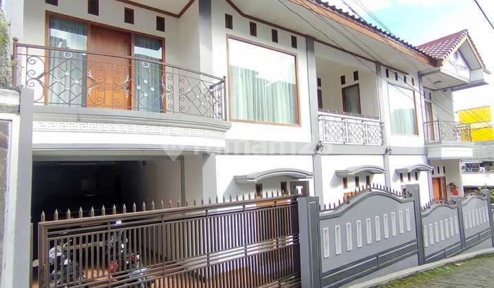 Dijual Rumah Mewah Full Furnished Hook 2 Lantai Siap Huni Lokasi di Ciwaruga Bandung Barat