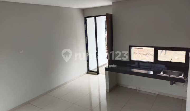 Dijual Rumah 2 Lantai Nyaman Siap Huni Lokasi di Perumahan Belakang Gateway Pasteur Daerah Gunung Batu Bandung