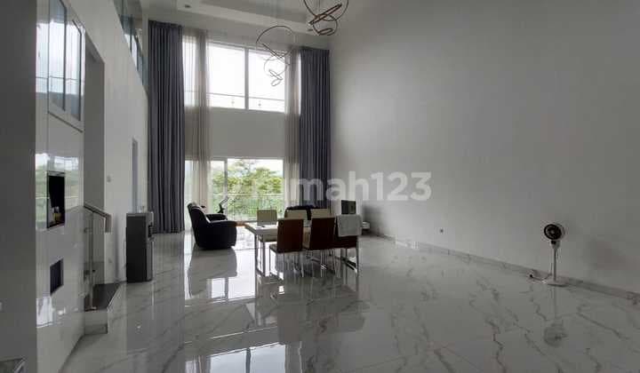 Dijual Rumah Hook Siap Huni Lokasi di View Danau di Kota Baru Parahyangan Bandung