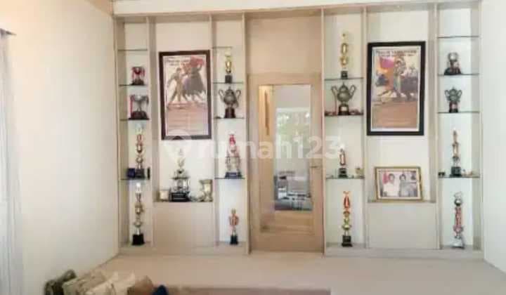 Dijual Rumah Villa Mewah Nyaman Siap Huni Lokasi di Budi Luhur Sayap Setraduta Bandung