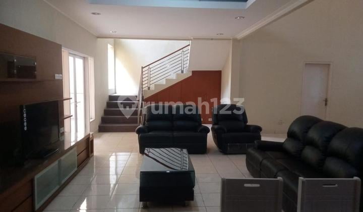 Disewakan Rumah Full Furnished Nyaman Asri Siap Huni Lokasi di Kota Baru Parahyangan Tatar Pitaloka Bandung
