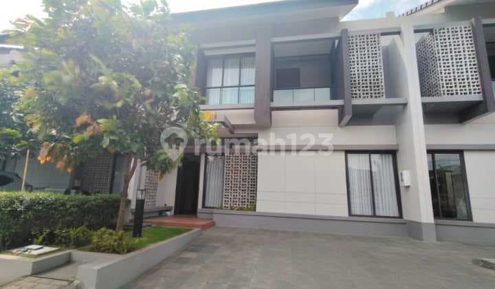 Disewakan Rumah 2 Lantai Nyaman dan Asri Siap Huni Lokasi di Summarecon Cluster Flora Bandung