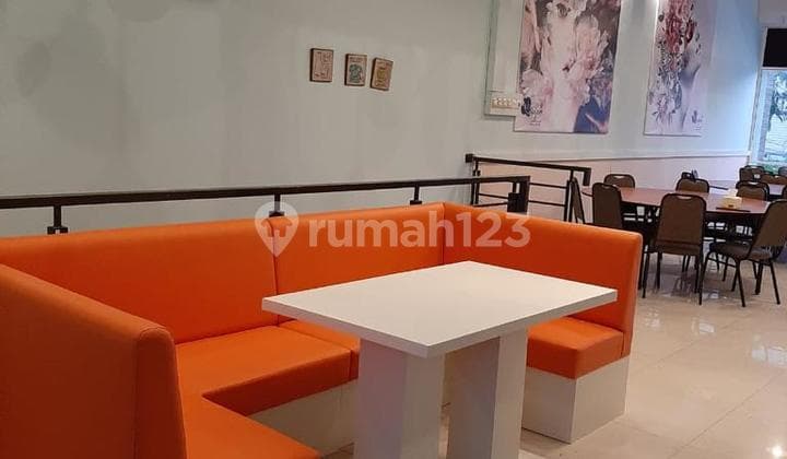 Disewakan Ruko Ex Resto Siap Pakai Nyaman Lokasi Strategis di Batununggal Bandung