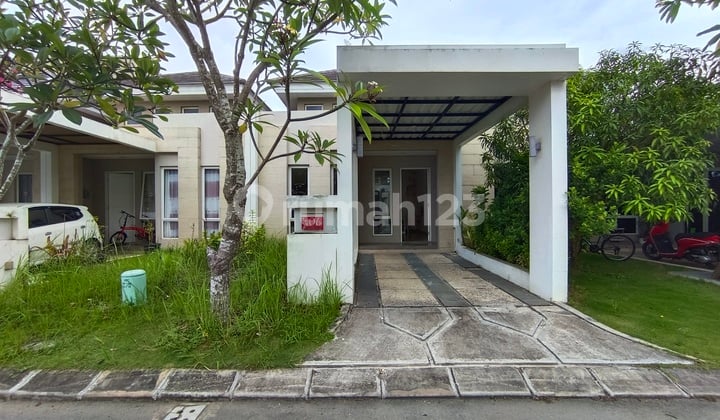 Orchard Park Cluster Carica House Renovated & Semi Furnished Batam Centre