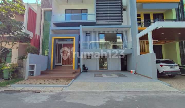 For Sale‼️ 2-Story New House Ready for Renovation in Sukajadi