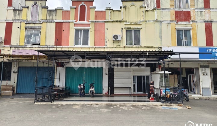 For Sale‼️ 2 Units of Puri Legenda Shophouses (attached) in front of Citra Buana 3 Industrial Park, Batam Center