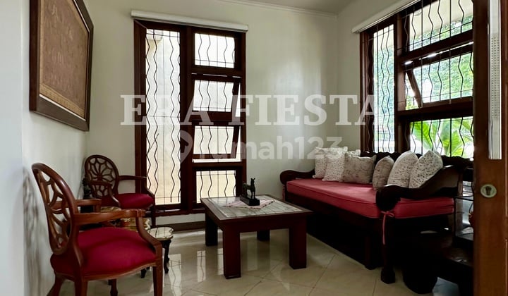 Rumah Cantik Depan Taman Siap Huni - Kencana Loka BSD