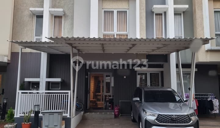 Rumah Bagus Rapi Terawat di Cluster Rossini Gading Serpong