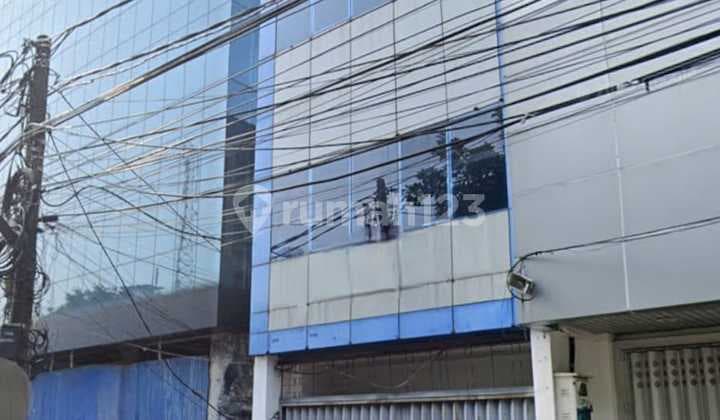 3.5-Story Shophouse on Mabes Raya Street, East Jakarta