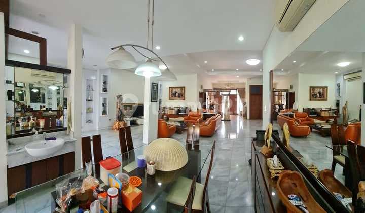Rumah Mewah Ada Private Pool Di Tanjung Duren Jakarata Barat