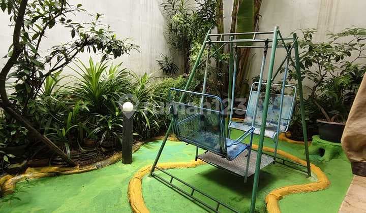 Rumah 2 Lantai Siap Huni di Kawasan Elit Intercon Jakarta Barat