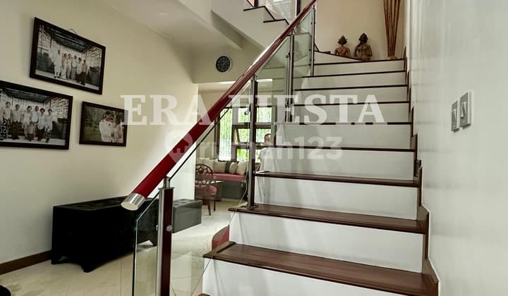 Rumah Asri Depan Taman Full Furnish Di Kencana Loka Bsd