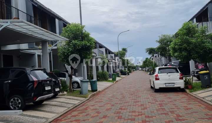 For Sale Price Reduced 2-Story Semi-Furnished House in Metland Menteng Cluster