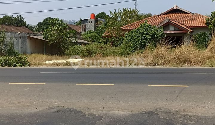 Di sewakan apa adanya bangunan ruang usaha dan tanah