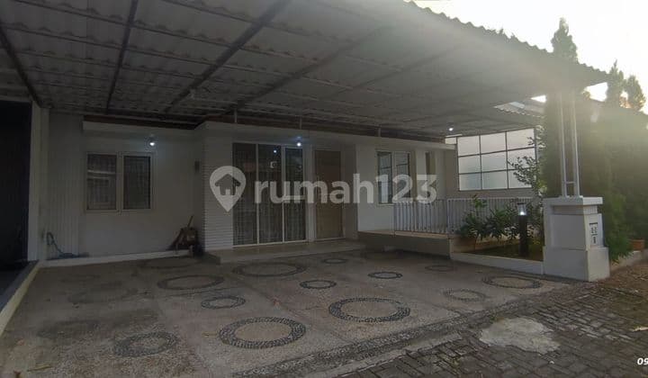 Di Sewakan Rumah Di Graha Taman Pelangi