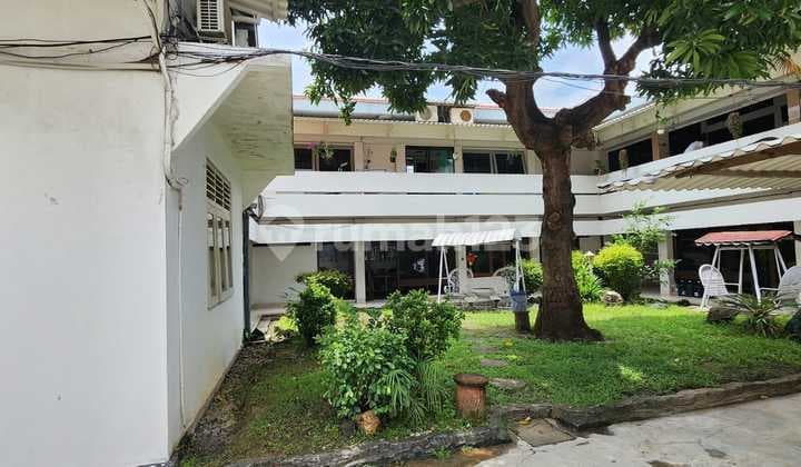 Rumah Usaha di Pusat Kota Surabaya