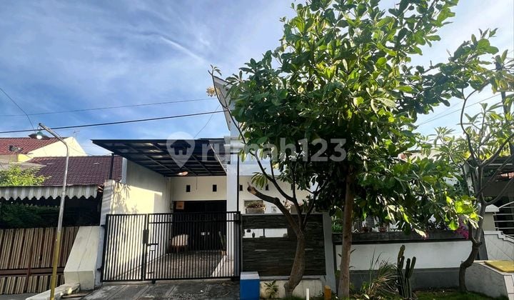 Rumah di Surabaya