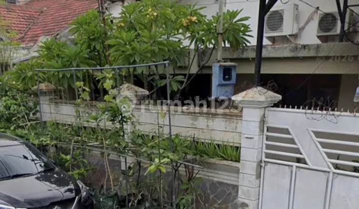 Rumah di Dharmahusada Surabaya