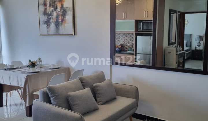 Disewakan Apartemen Strategis, Sudirman Park 2 BR Fully Furnished Dekat MRT Benhil dan Bundaran HI