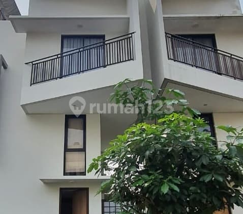 Dijual Rumah 3 Lantai Minimalis Siap Huni Di Lokasi Strategis Ciputat Nempel Bintaro Cluster V Towndekat Bxc Mall Stasiun Krl Jurangmangu