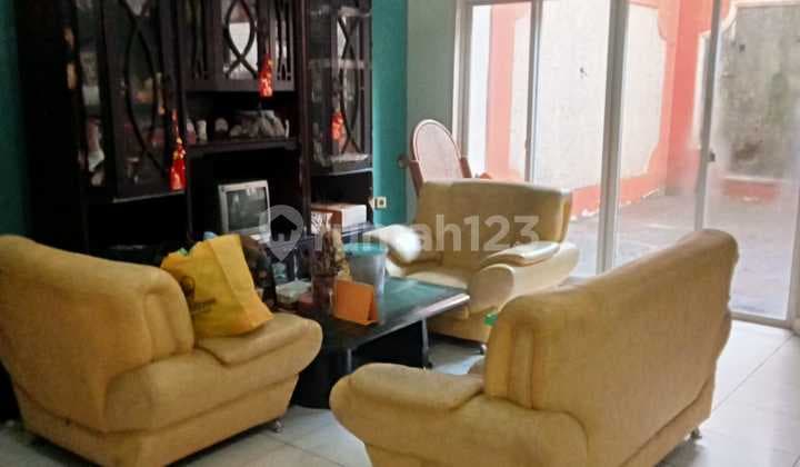A modern house for sale in Modernland, Tangerang City, Banten