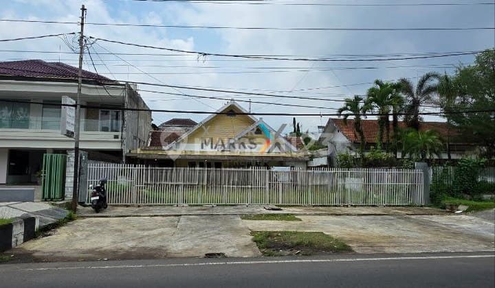 Murah Strategis Rumah Vintage Luas Di Nol Jalan Boulevard Malang