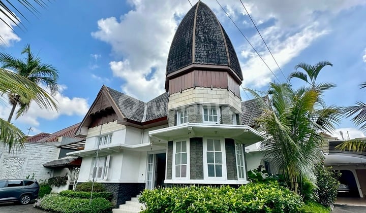 Langka Rumah Asli Kolonial Belanda Cantik Di Jantung Kota Malang
