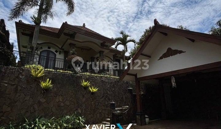 Rumah Villa Ada Kolam Renang View Gunung di Kota Wisata Batu