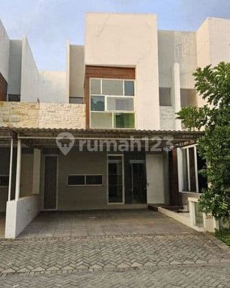 Rumah 2 Lantai Royal residence wiyung dekat Wisata bukit mas