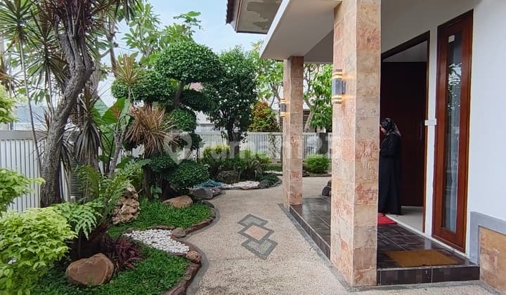 Rumah Bagus Mewah Rayan Regency Dekat Graha Family, Dian Istana