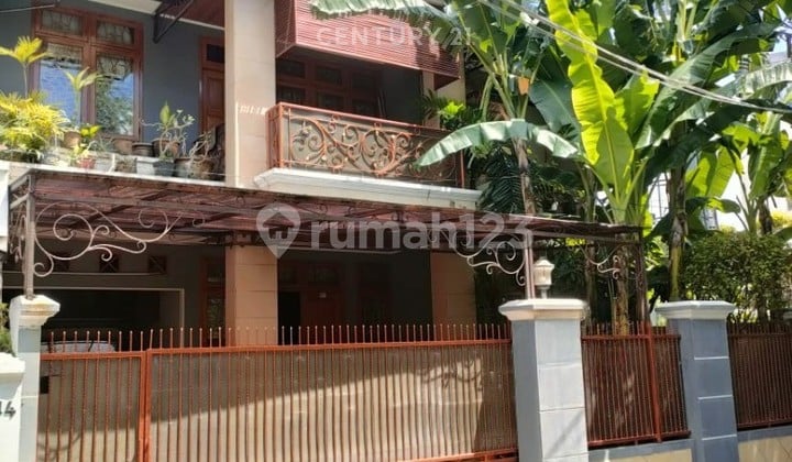 For Sale Modern Ready-to-Occupy House in Kebayoran Baru, South Jakarta