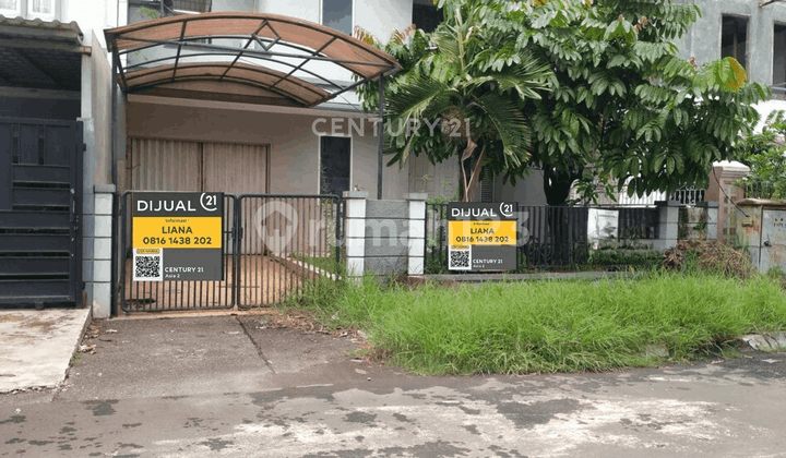 For Sale House in Taman Modern Cakung Housing Complex, East Jakarta