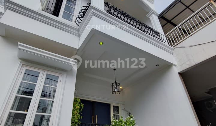 Dijual Rmh Bangunan Baru 3 Tahun Mewah Furnish DiJakarta Selatan