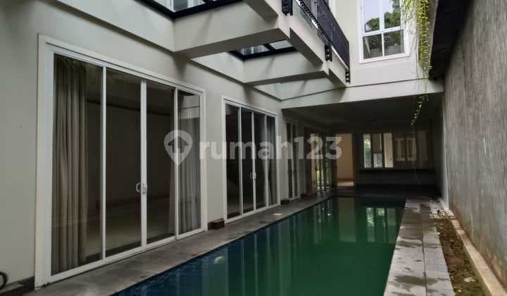 Rumah Disewa di Kebayoran Baru #2