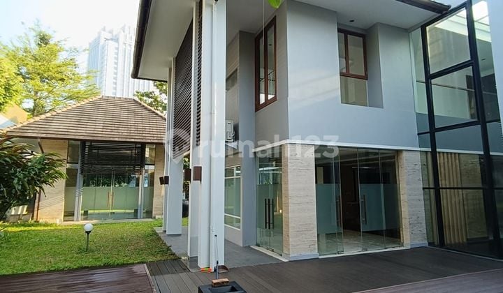 House for rent in strategic area in Kebayoran Baru