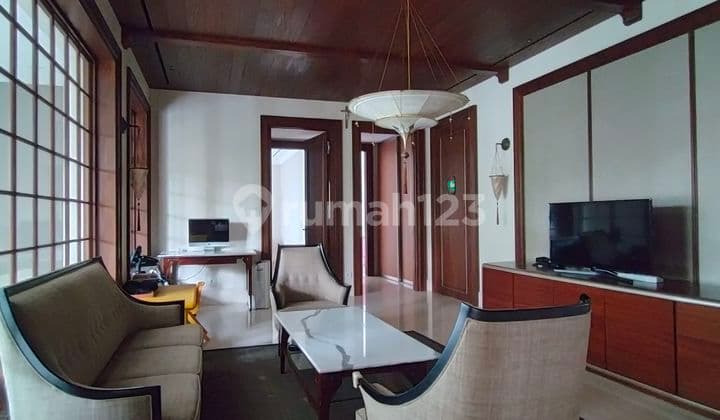 Floating house design in Kebayoran Baru